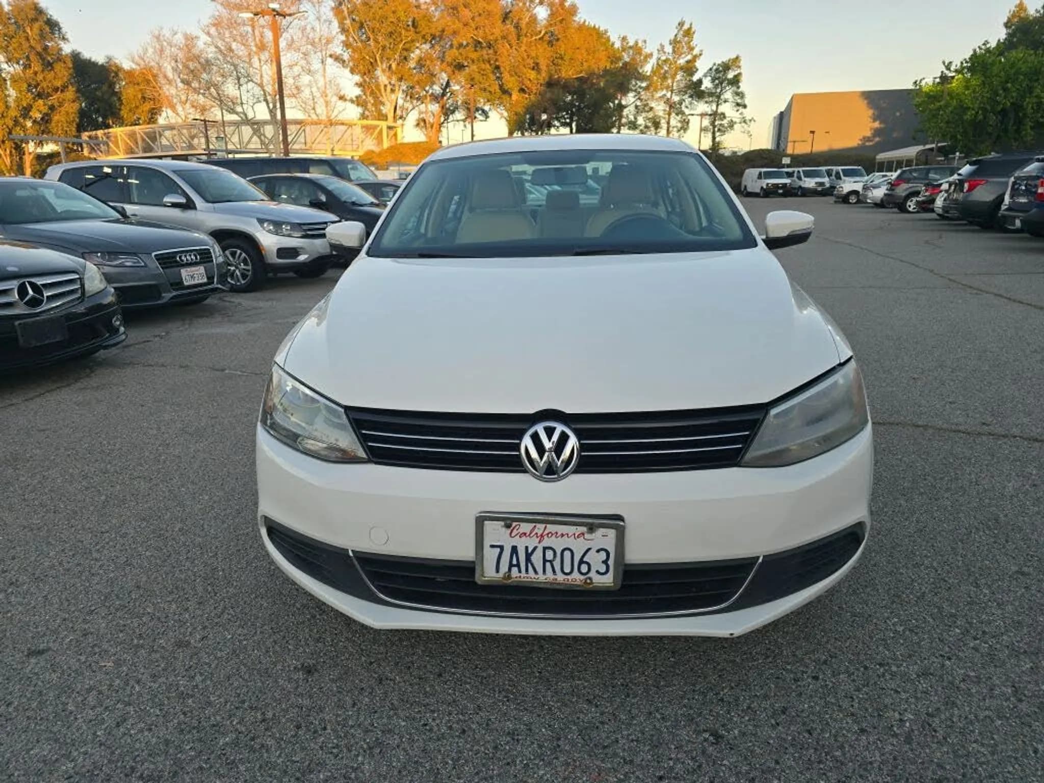 2013 VOLKSWAGEN Jetta Comfortline, Sportline - Photo 2