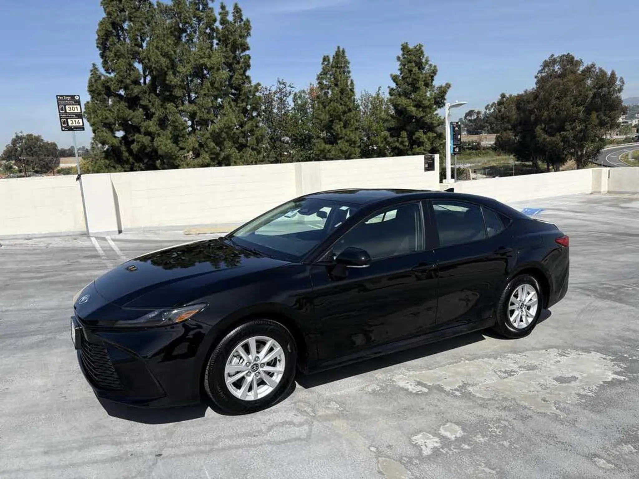 2025 TOYOTA Camry LE FWD - Photo 2