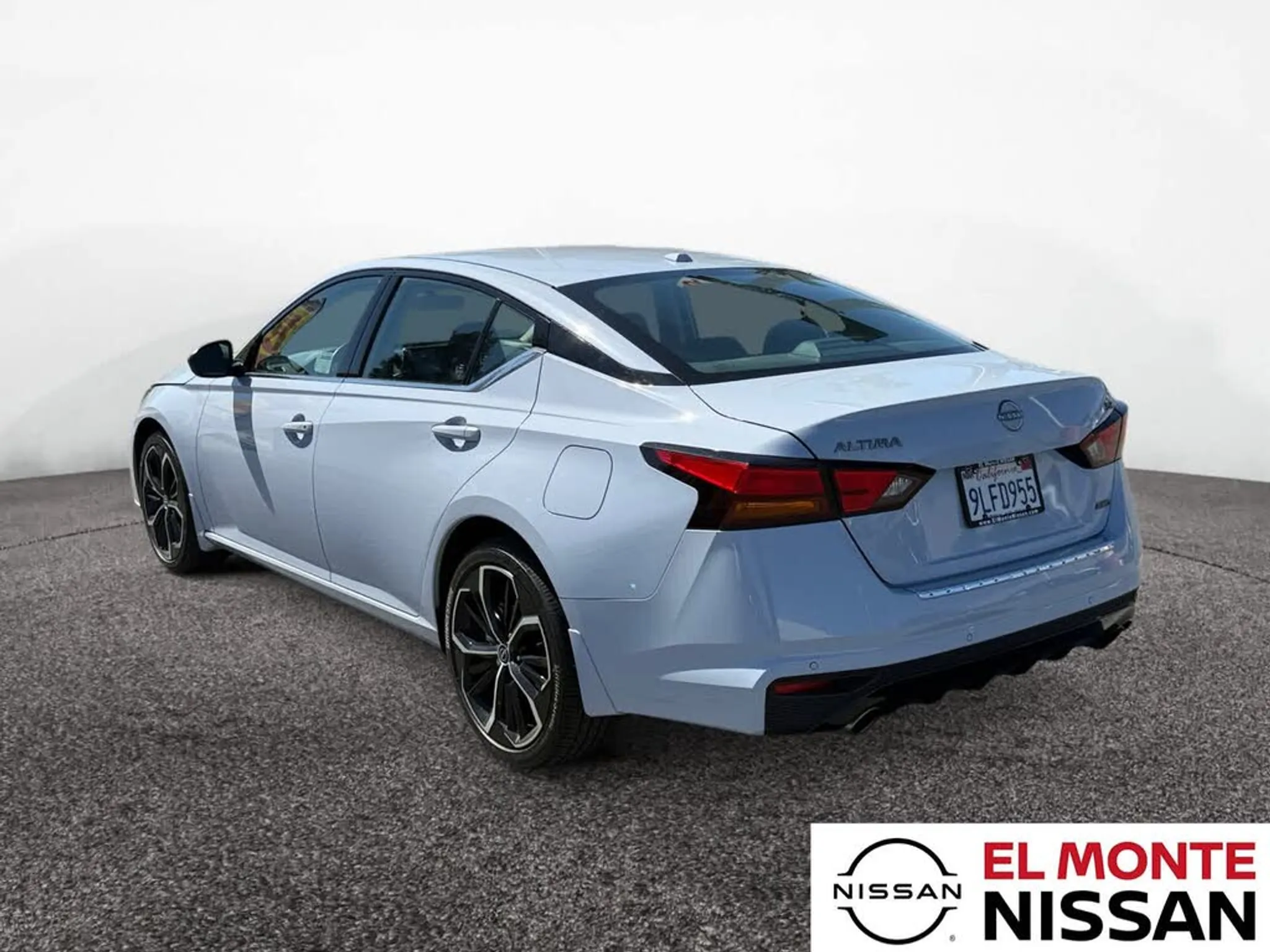 2023 NISSAN Altima SR - Photo 3