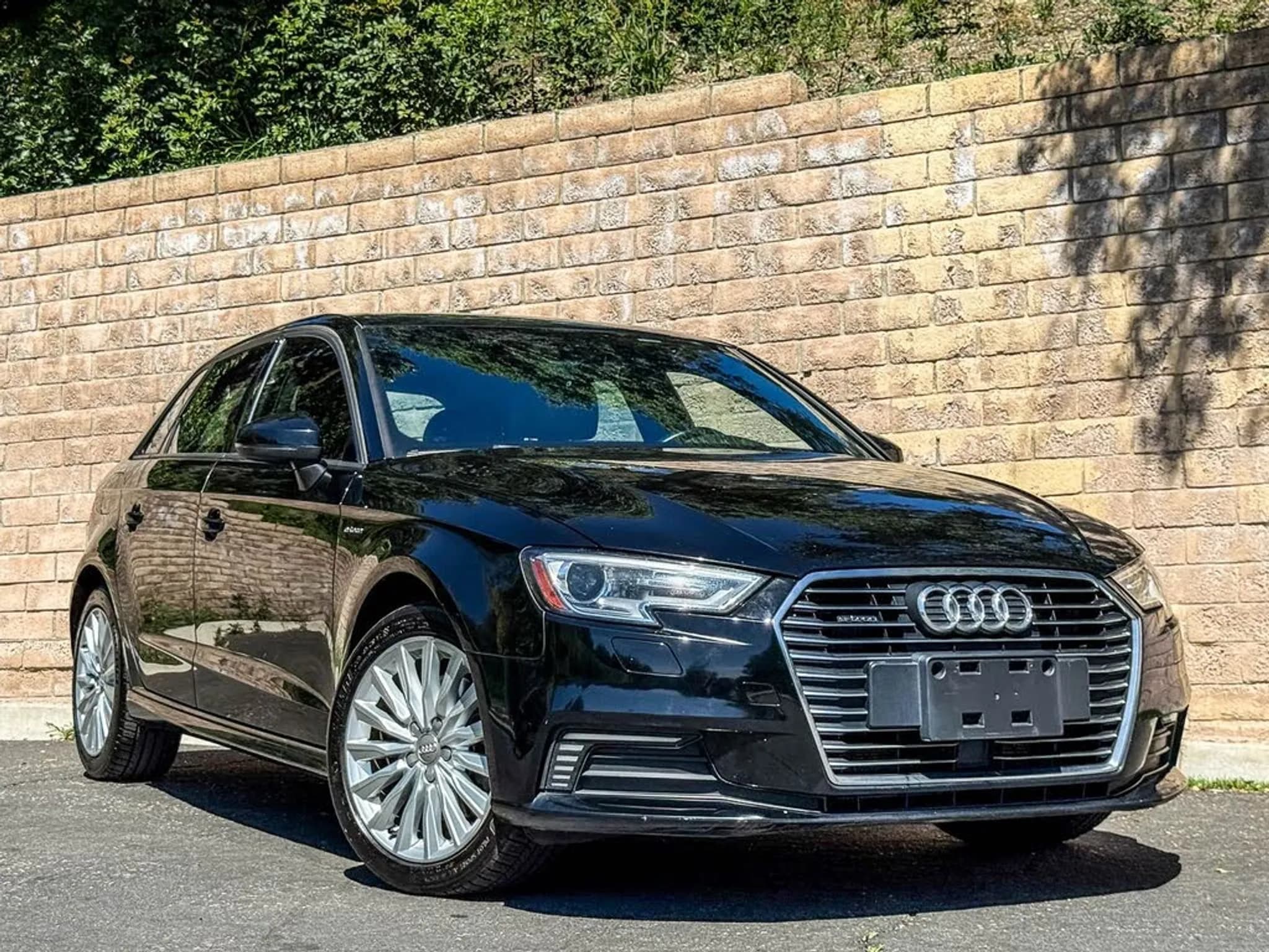 2017 AUDI A3 e-tron Premium - Photo 1