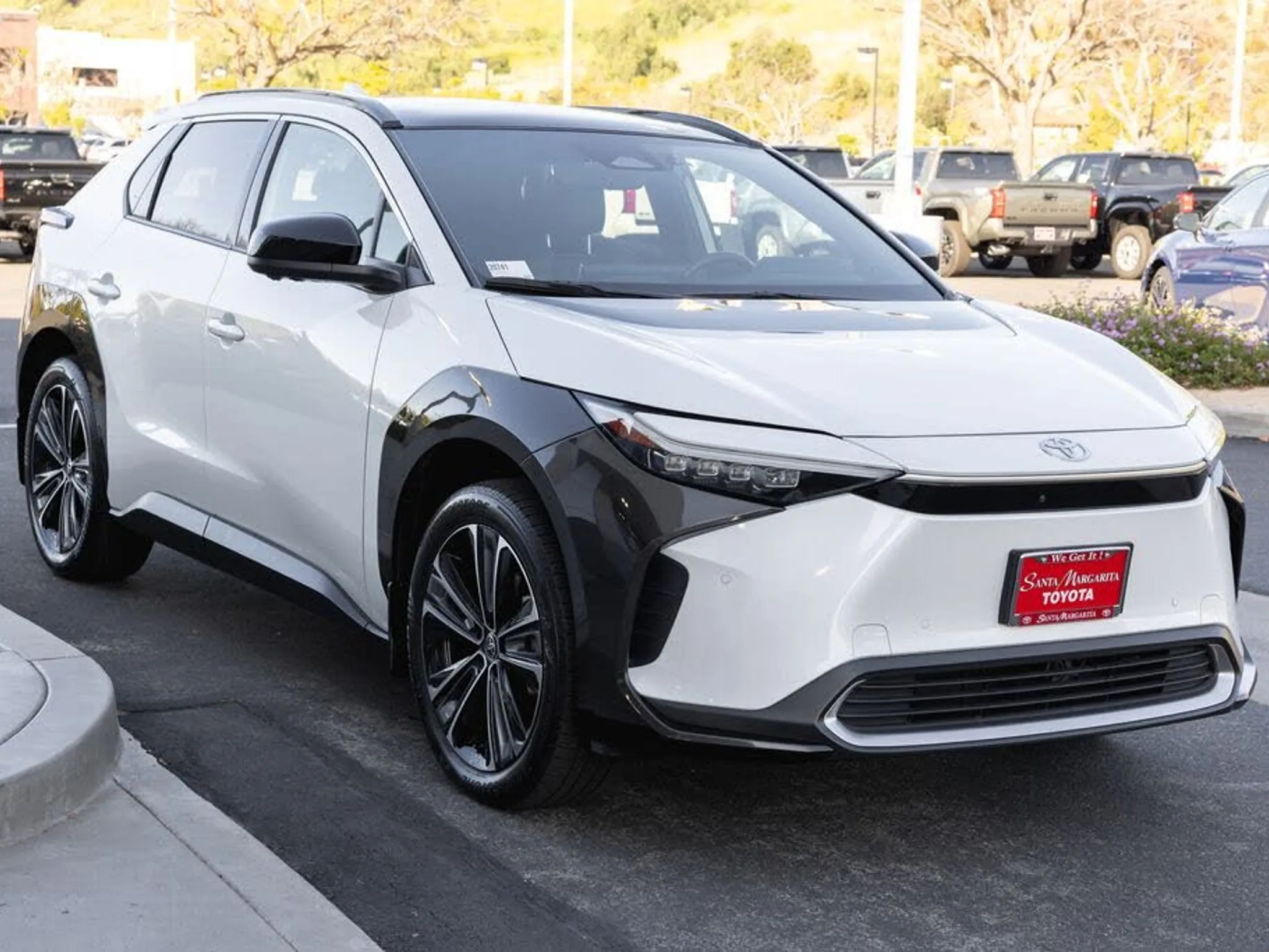 2023 TOYOTA bZ4X Limited FWD - Photo 3