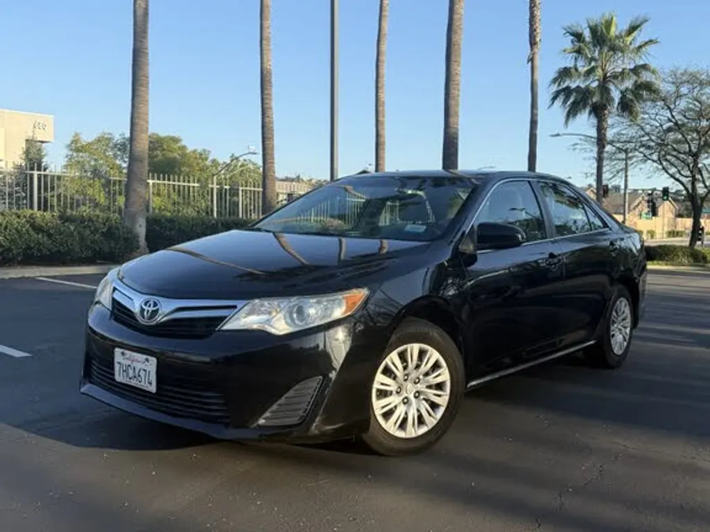 2014 TOYOTA Camry