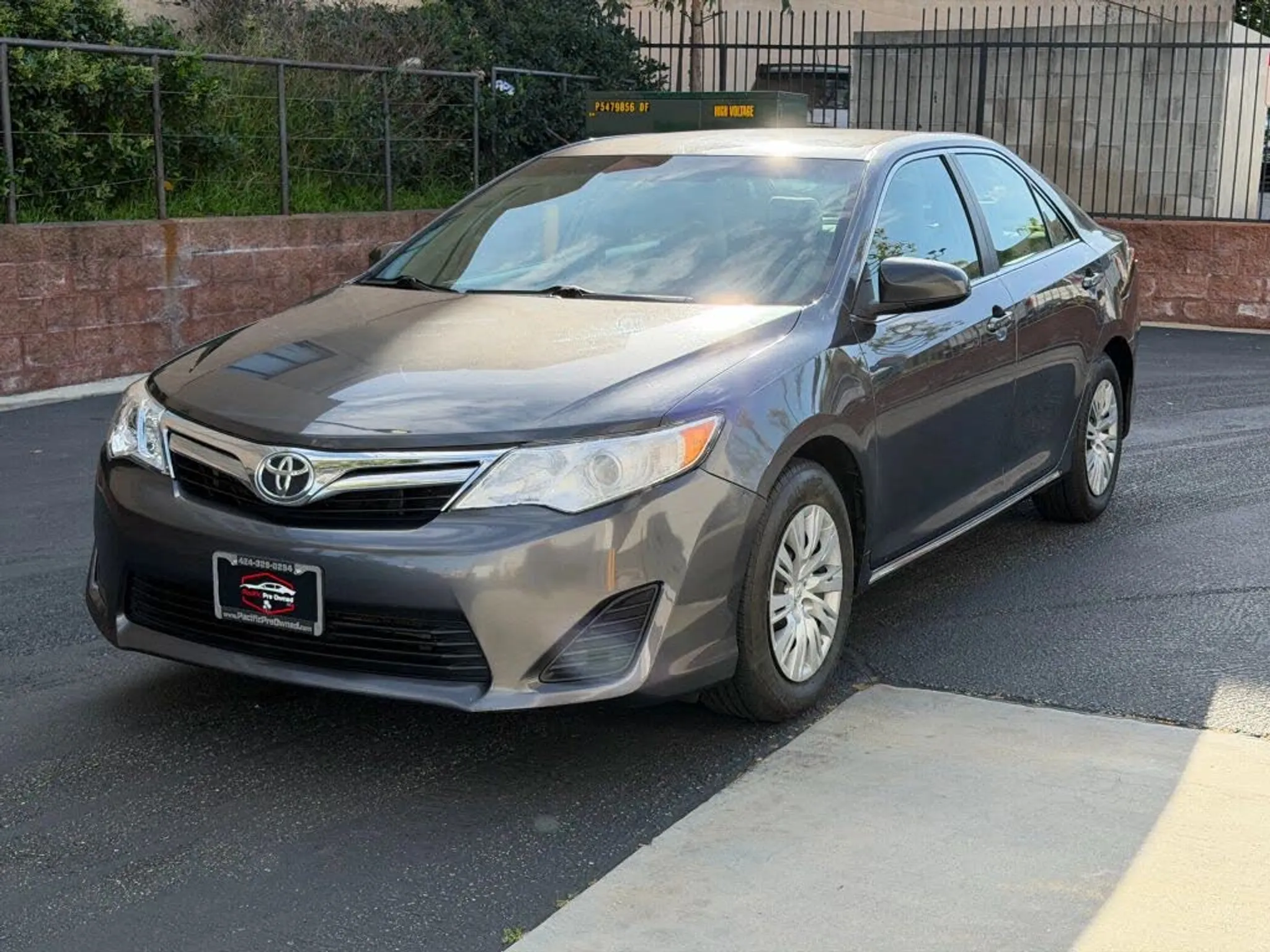 2012 TOYOTA Camry LE - Photo 1