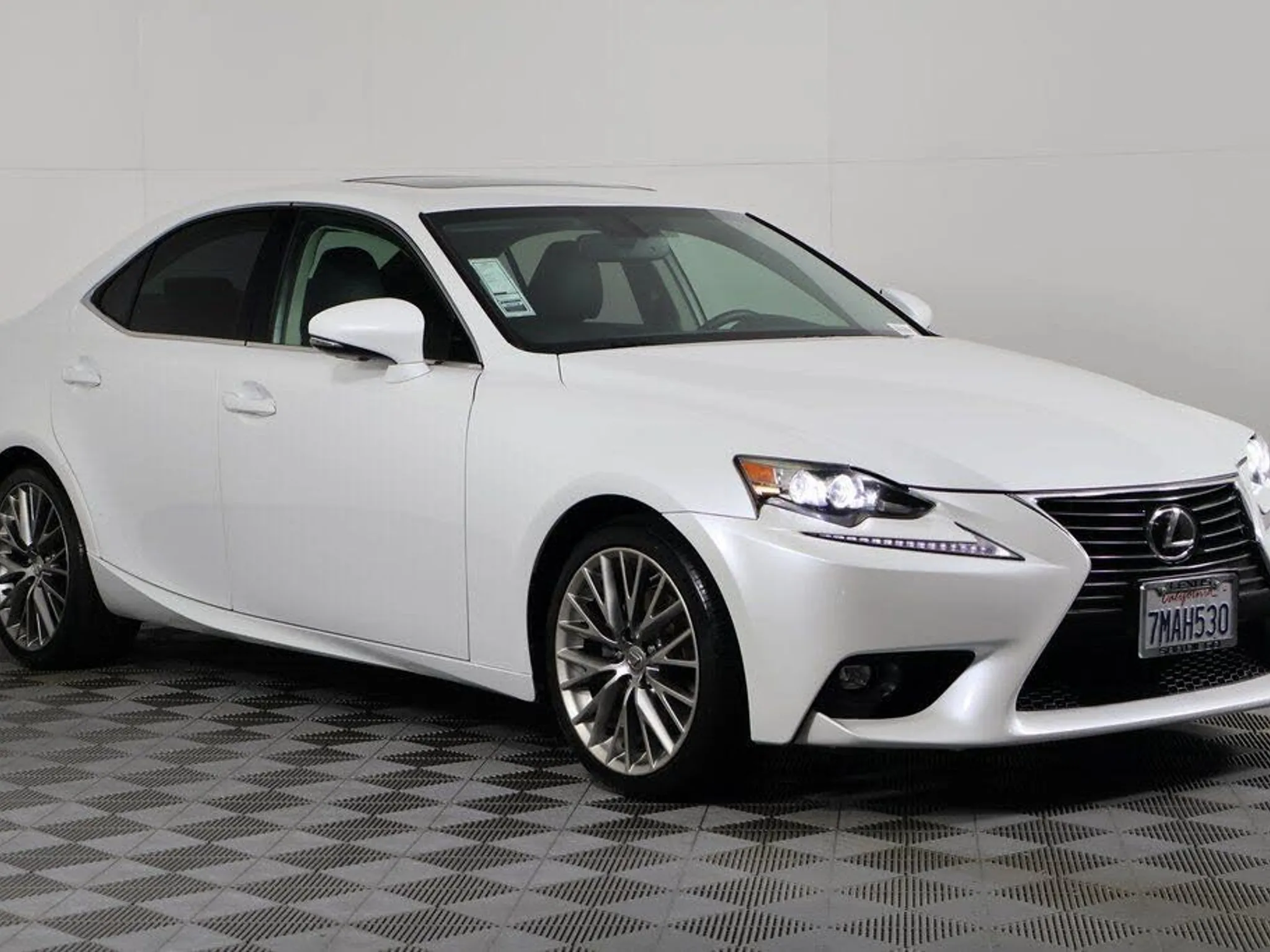 2015 LEXUS IS 250 - Photo 3