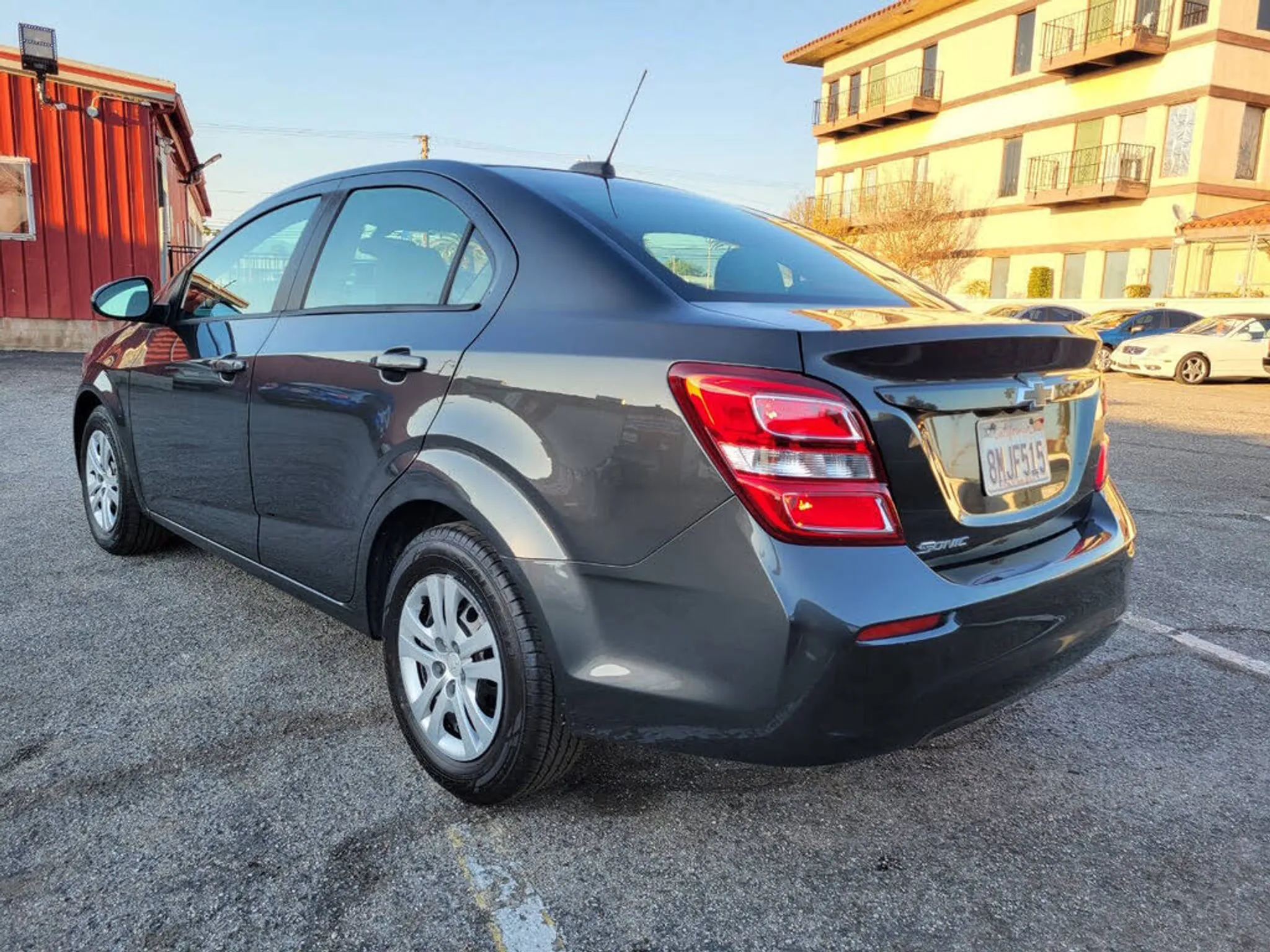 2019 CHEVROLET Sonic LS - Photo 3