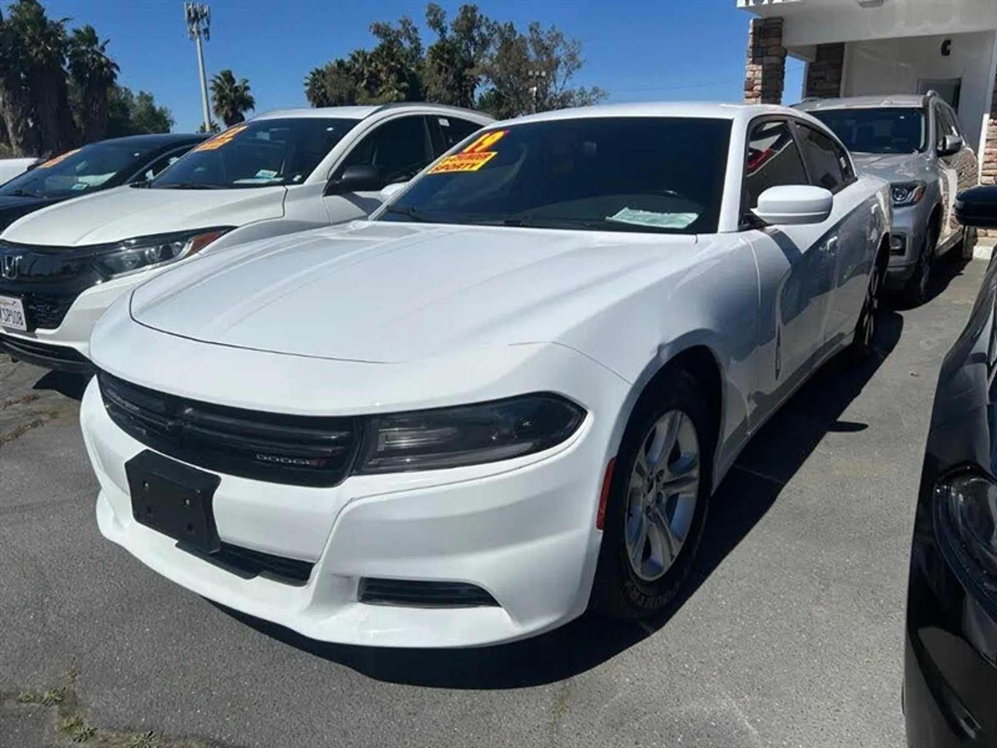 2019 DODGE Charger SXT - Photo 2