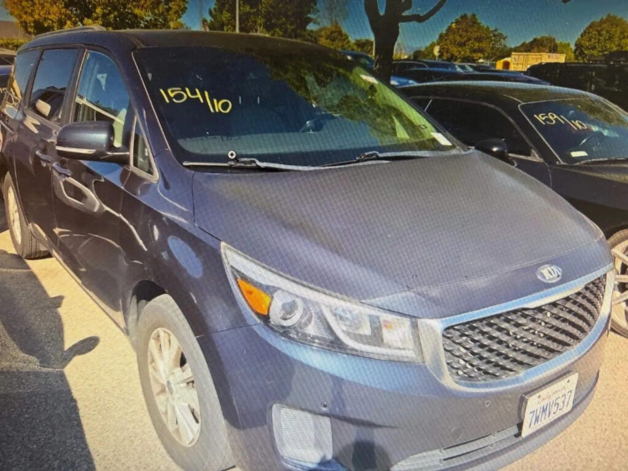 2016 KIA Sedona LX - Middle-low - Photo 1