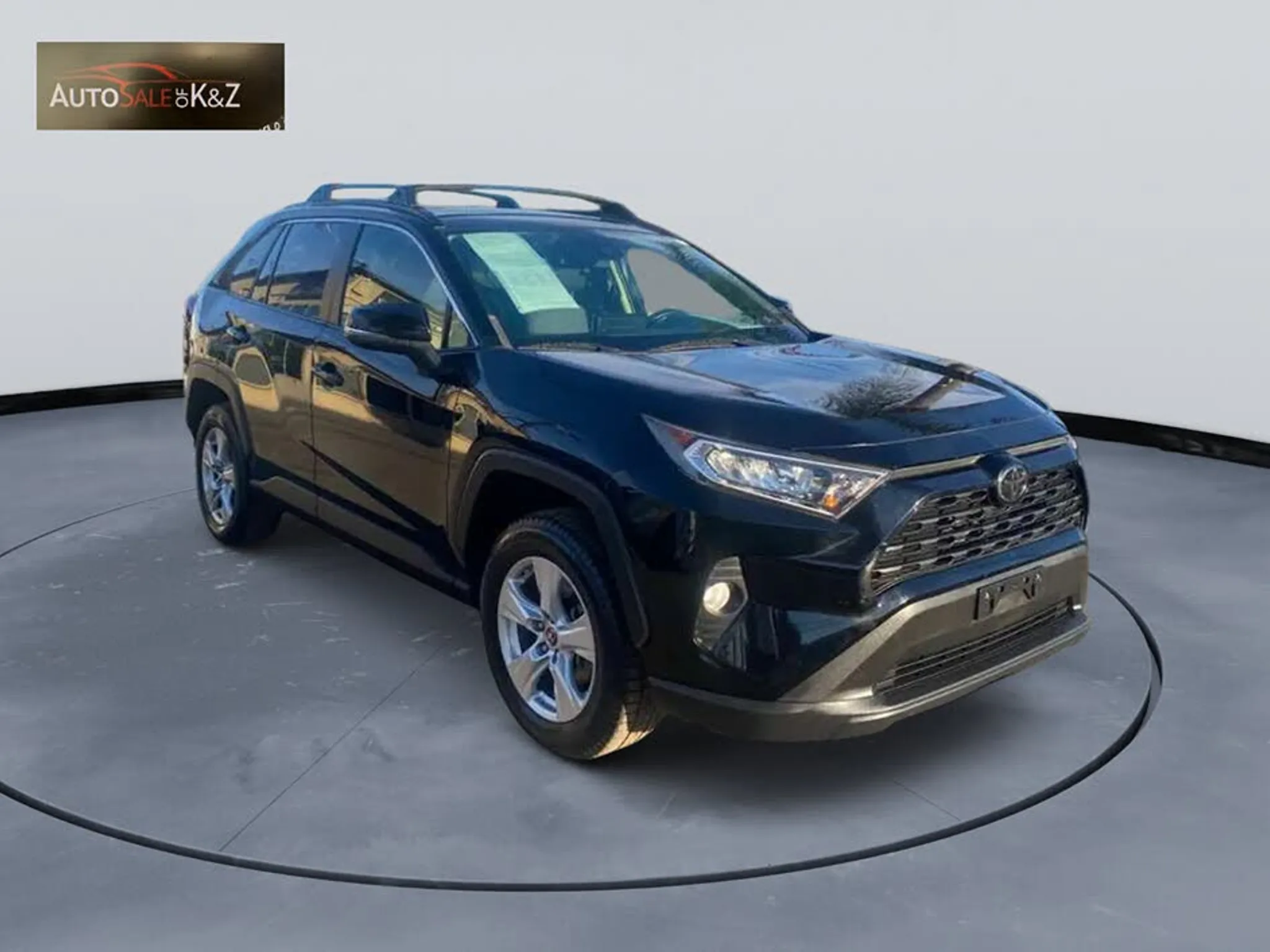 2019 TOYOTA RAV4 XLE / XLE Premium 4WD - Photo 2