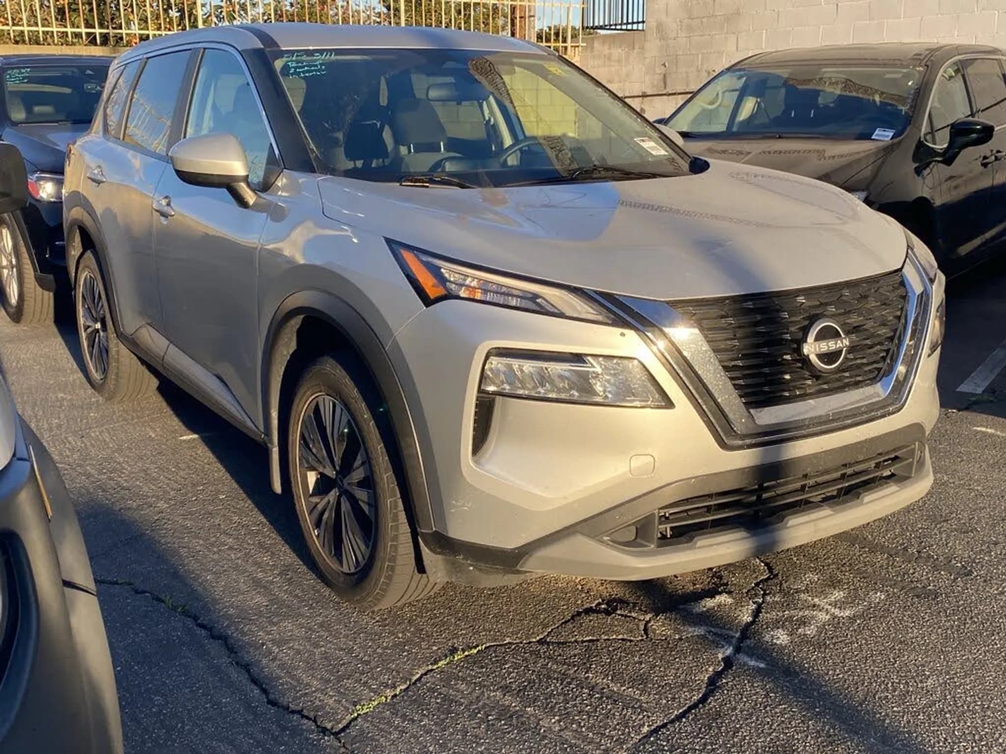 2023 NISSAN Rogue SV - Photo 2