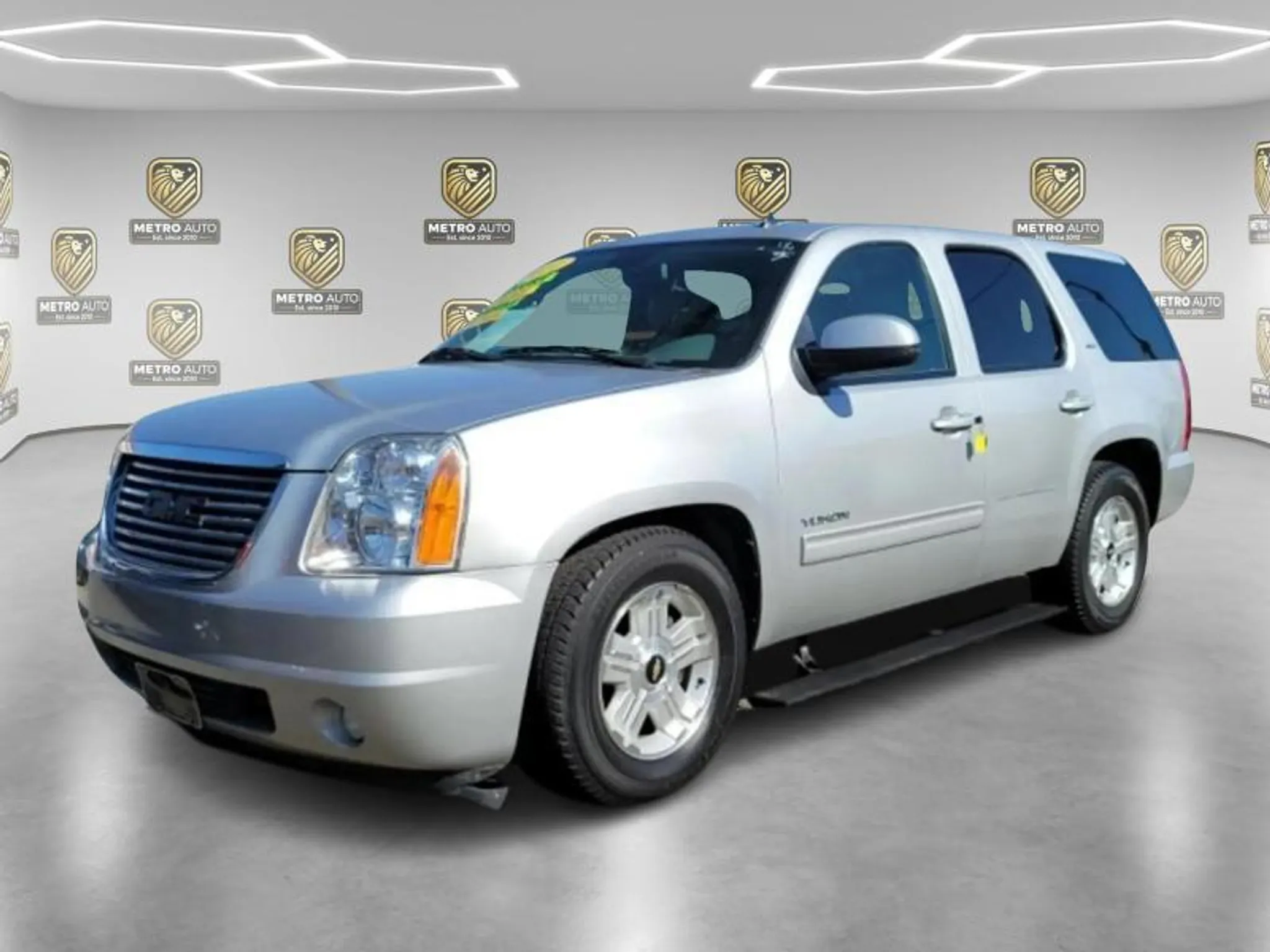 2011 GMC Yukon SLT - Photo 2