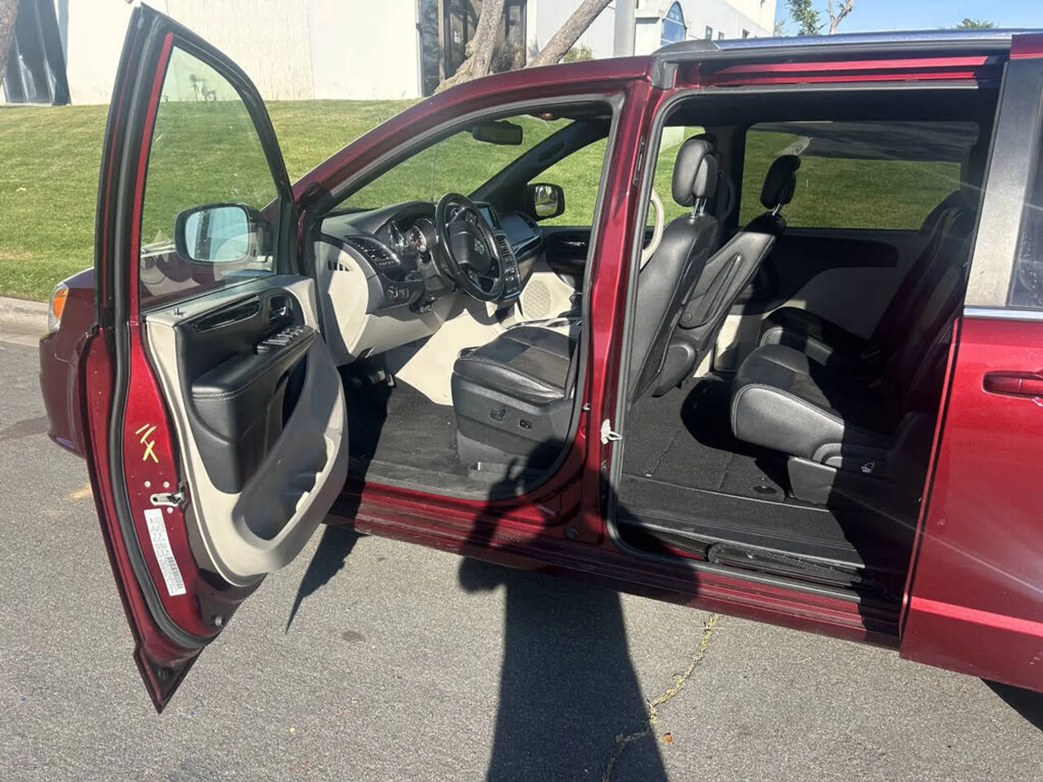 2019 DODGE Grand Caravan SXT - Photo 2