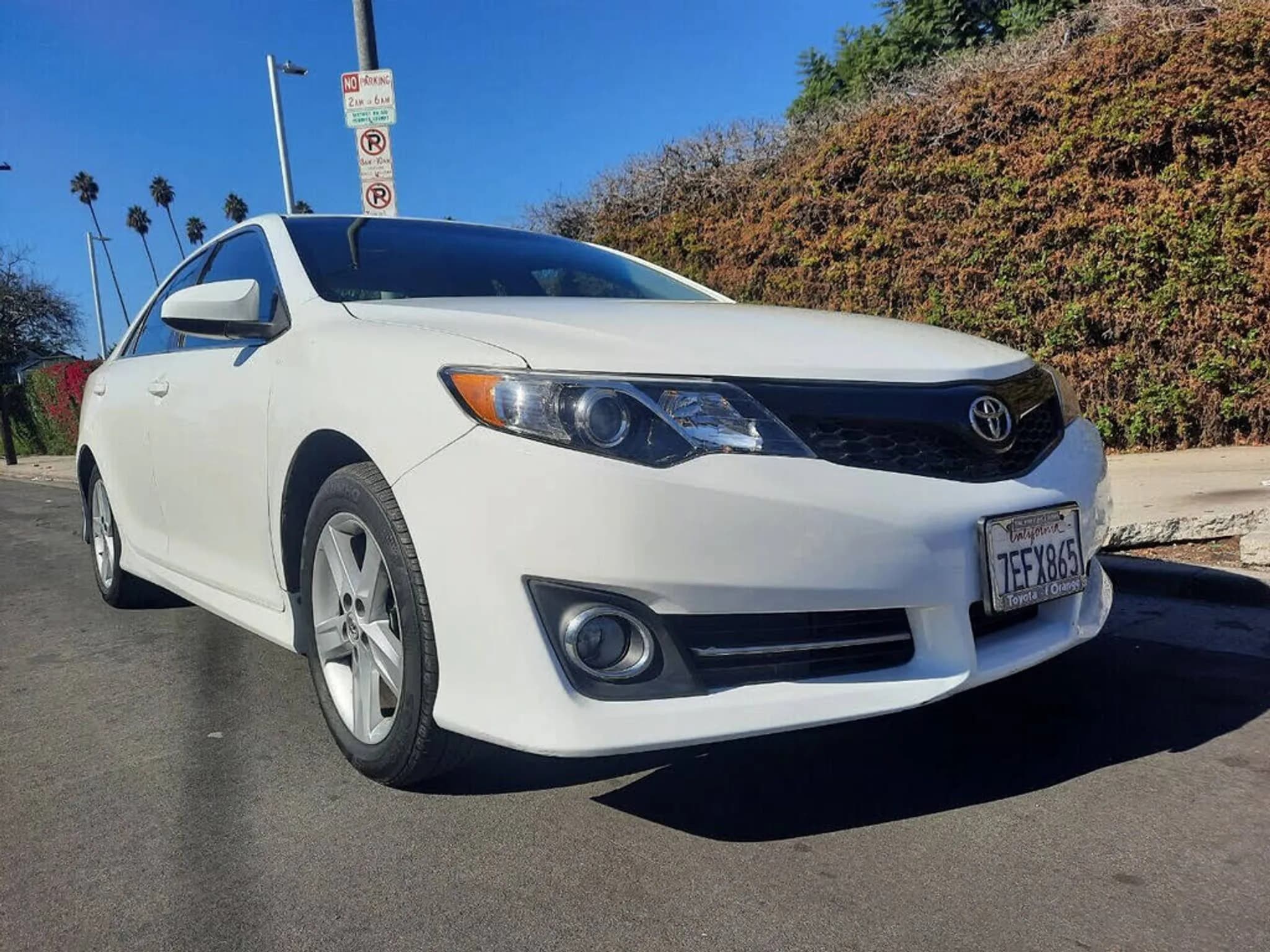 2014 TOYOTA Camry SE - Photo 1